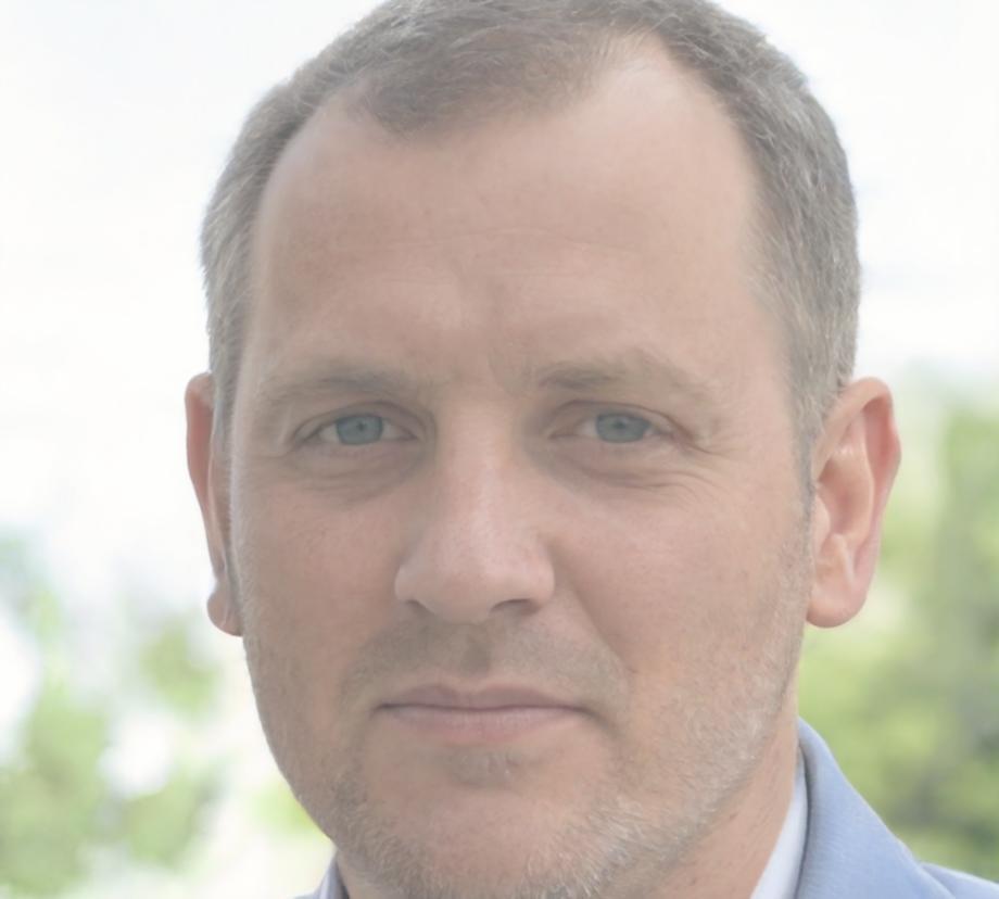 Thaddeus Kirkland, lead instructor for financial modeling program