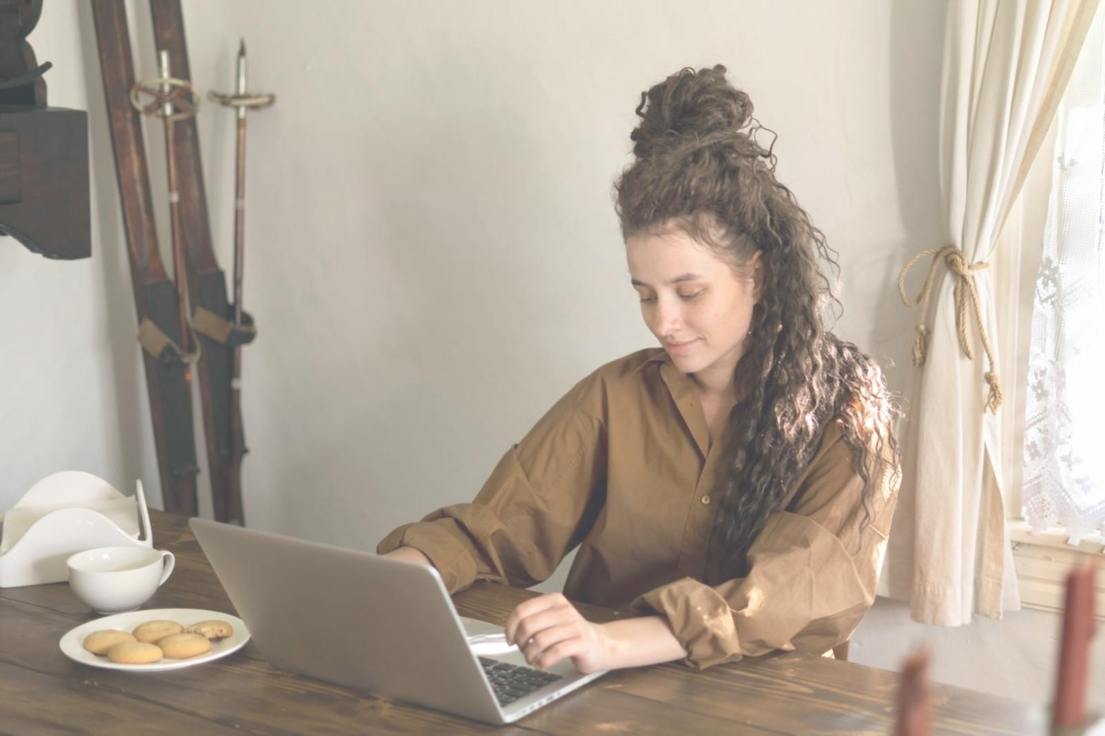 Presenting financial insights to stakeholders